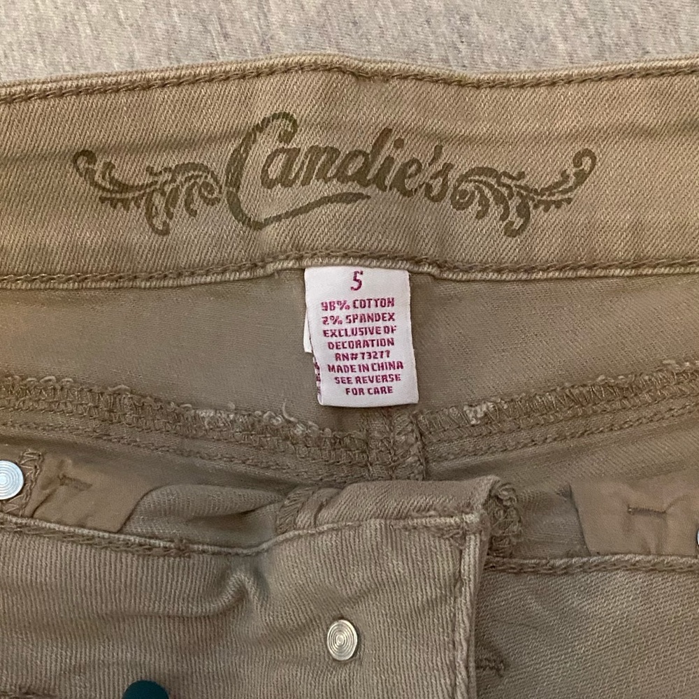 Shorts - Picture 3 of 4
